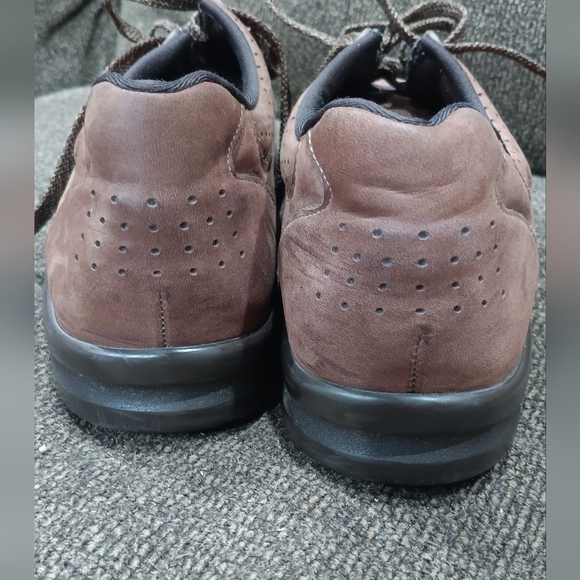SAS Walk Easy Women's Lace Up Brown Shoes 8.5M Nubuck Comfort Sneakers Toe Room - Picture 3 of 11